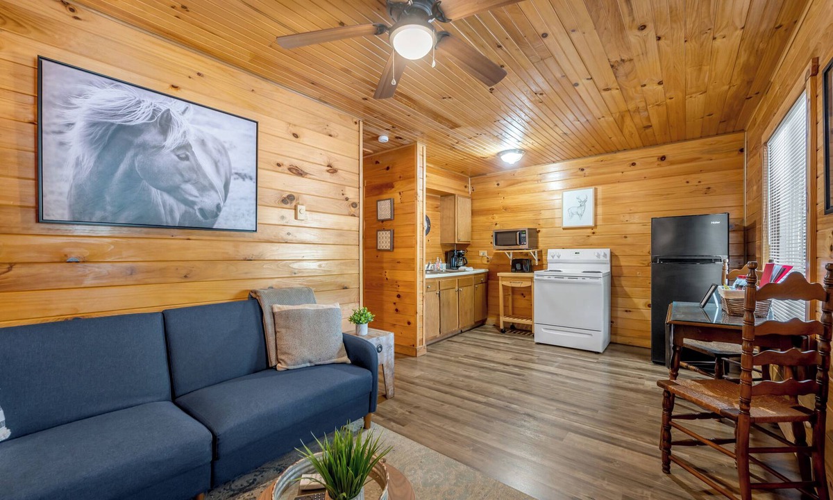 Farmers Cabin | Cave Run Lodge - Near Lake - Playground & Fire pit - Cabin #6