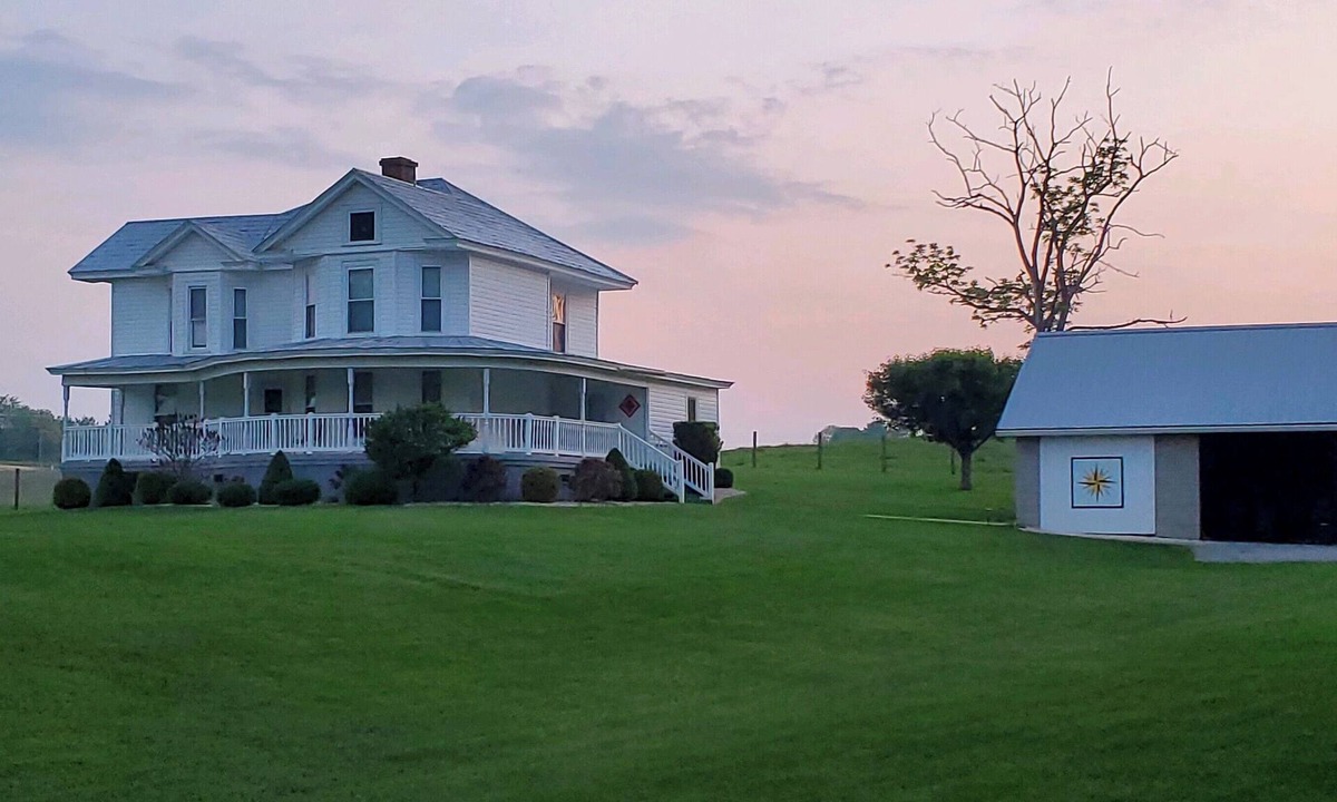 Piney Creek House | Charming 3 bedroom Farmhouse in beautiful Piney Creek