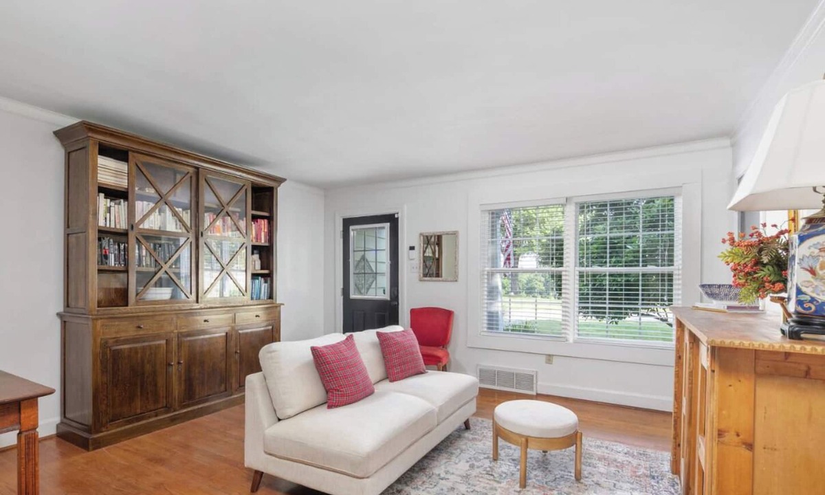 Lexington House | Charming Cottage - Near I-75 & Horse Park + Farms