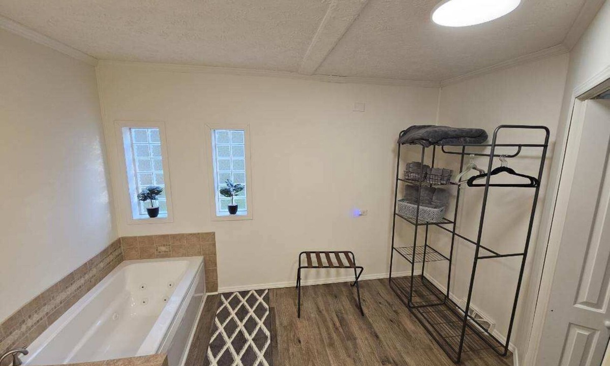 Rutherfordton House | Charming farmhouse with 3 bedrooms and WiFi, AC in enchanting Rutherfordton