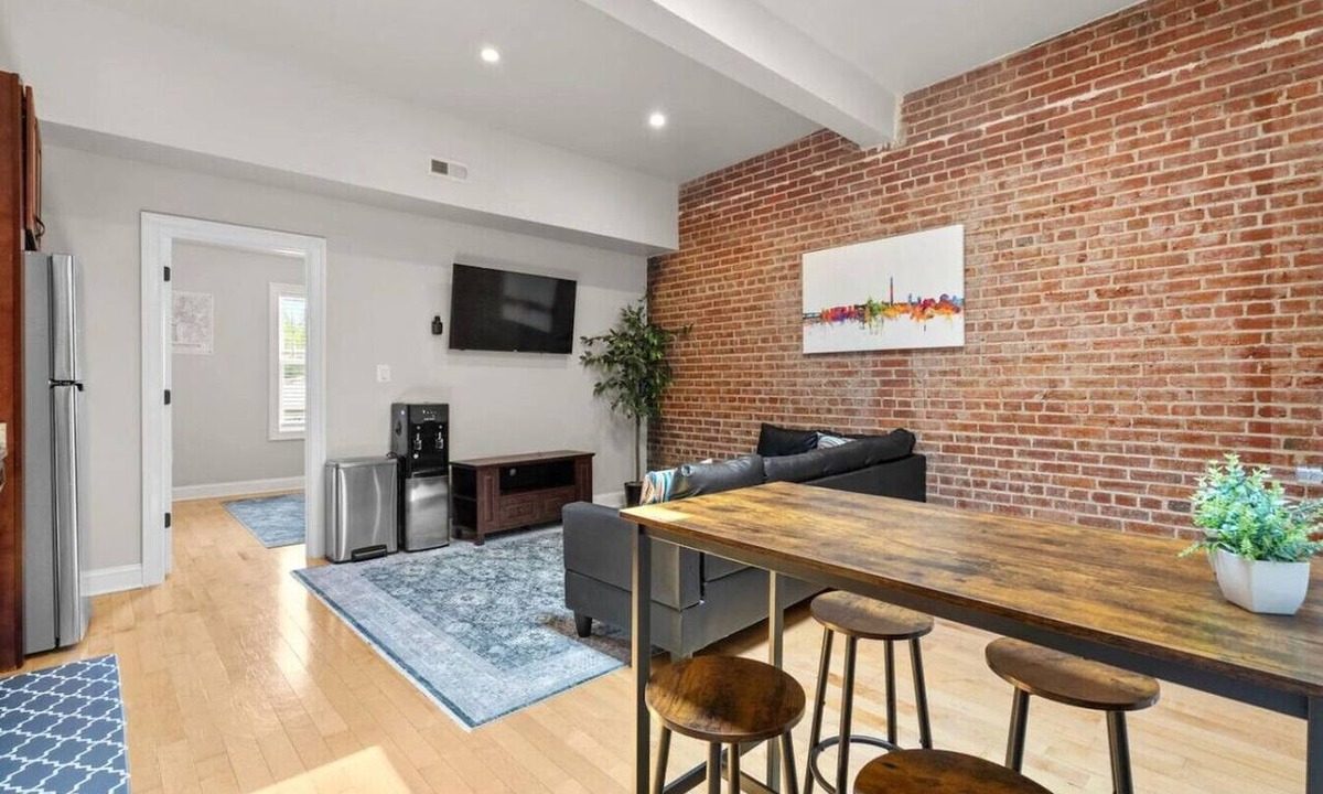 Trinidad Condo | Charming Renovated Condo+Full Home+Street Parking