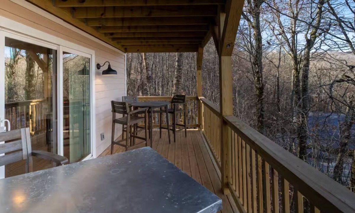 Sugar Mountain House | Charming townhome with 2 master suites, WiFi, AC in tranquil Sugar Mountain