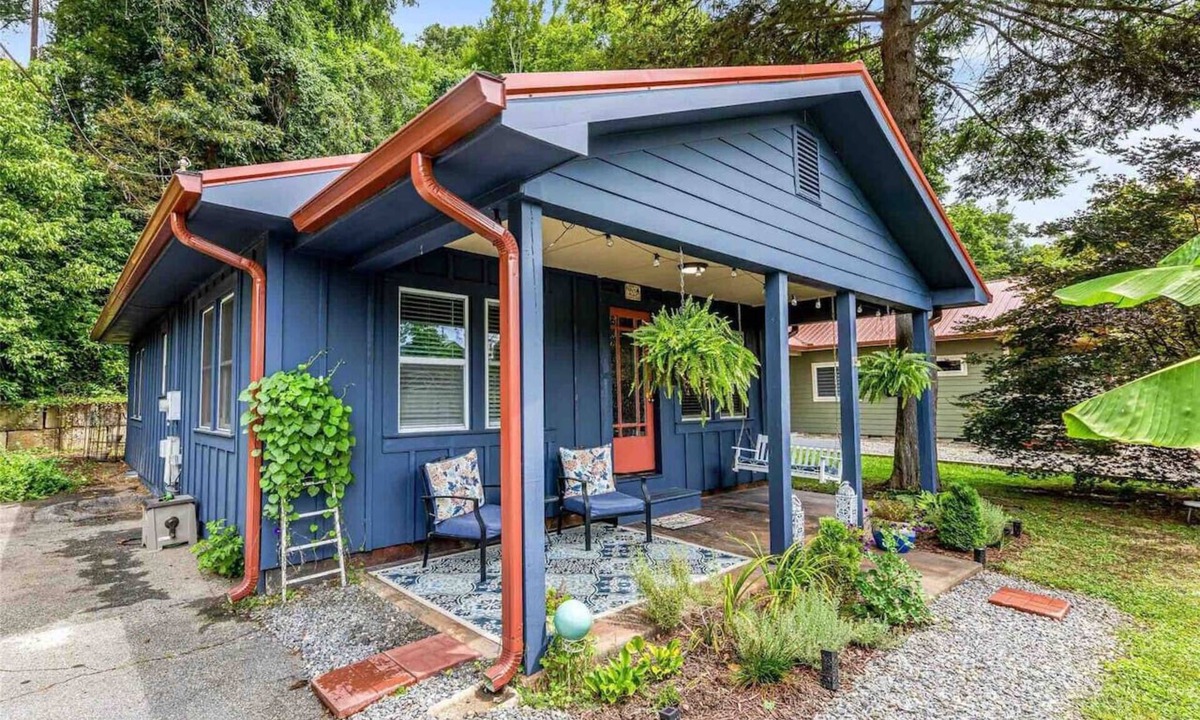 Woodfin Cottage | Cheerful Cottage Retreat + Quick Downtown Access
