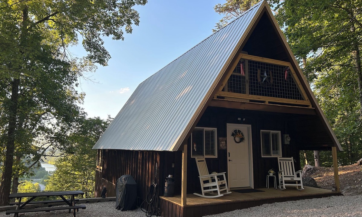 Wellington Cabin | Cherokee Cabin Renovated - Cliff & Lake Views - Cave Run Lake & Red River Gorge