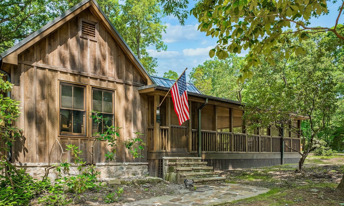 Mentone Cabin | Chestnut Cabin-historic home with modern style