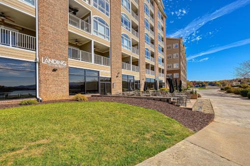 Huddleston House | Chic Waters - Spacious lakefront condo w/shared pool, hot tub, tennis court, private balcony