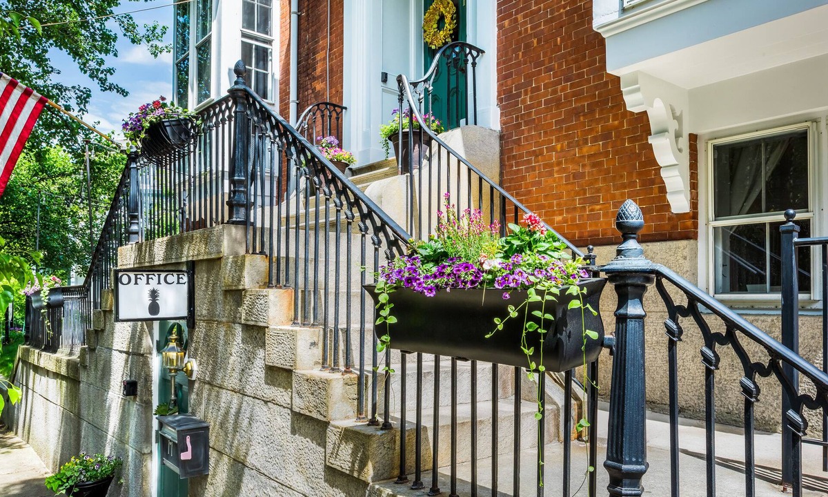 Smith Hill Bed & Breakfast | Christopher Dodge House