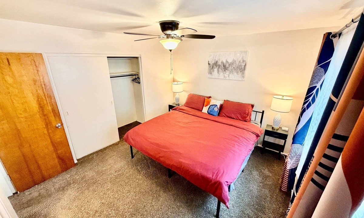 West Price Hill Apartment | Cincy Furnished Stays Amber Glow King near Downtwn