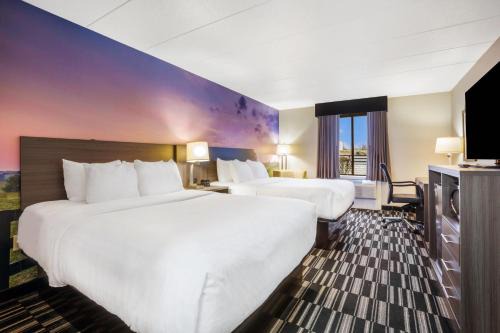 Richmond Hotel | Clarion Pointe Richmond North near University