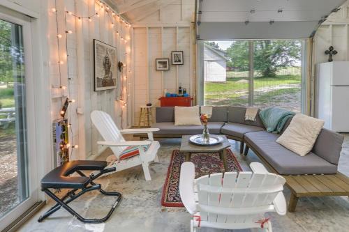 Coffeyville Apartment | Coffeyville Countryside Studio w/Fire Pit!