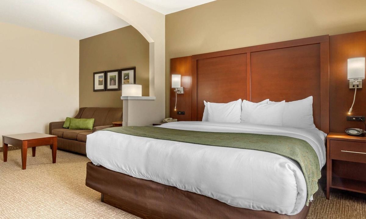 Johnson City Hotel | Comfort Suites Johnson City near University