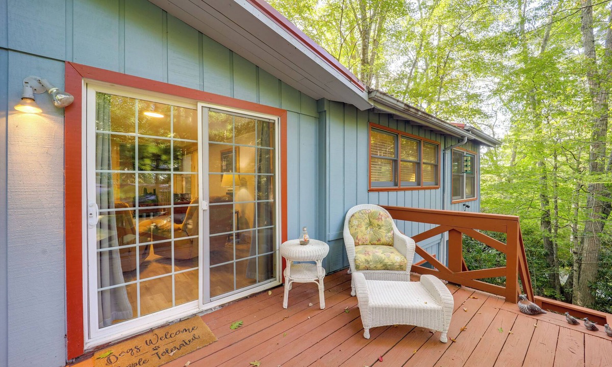 Newland House | Community Perks! Mountain Home w/Deck in Newland