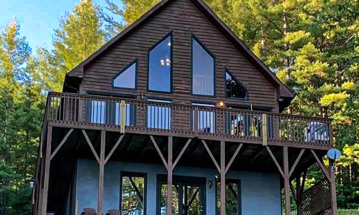 Grassy Creek Cabin | Cooler Temps, Better Memories - 3BR/3BA w/Views, Game Table, & WiFi