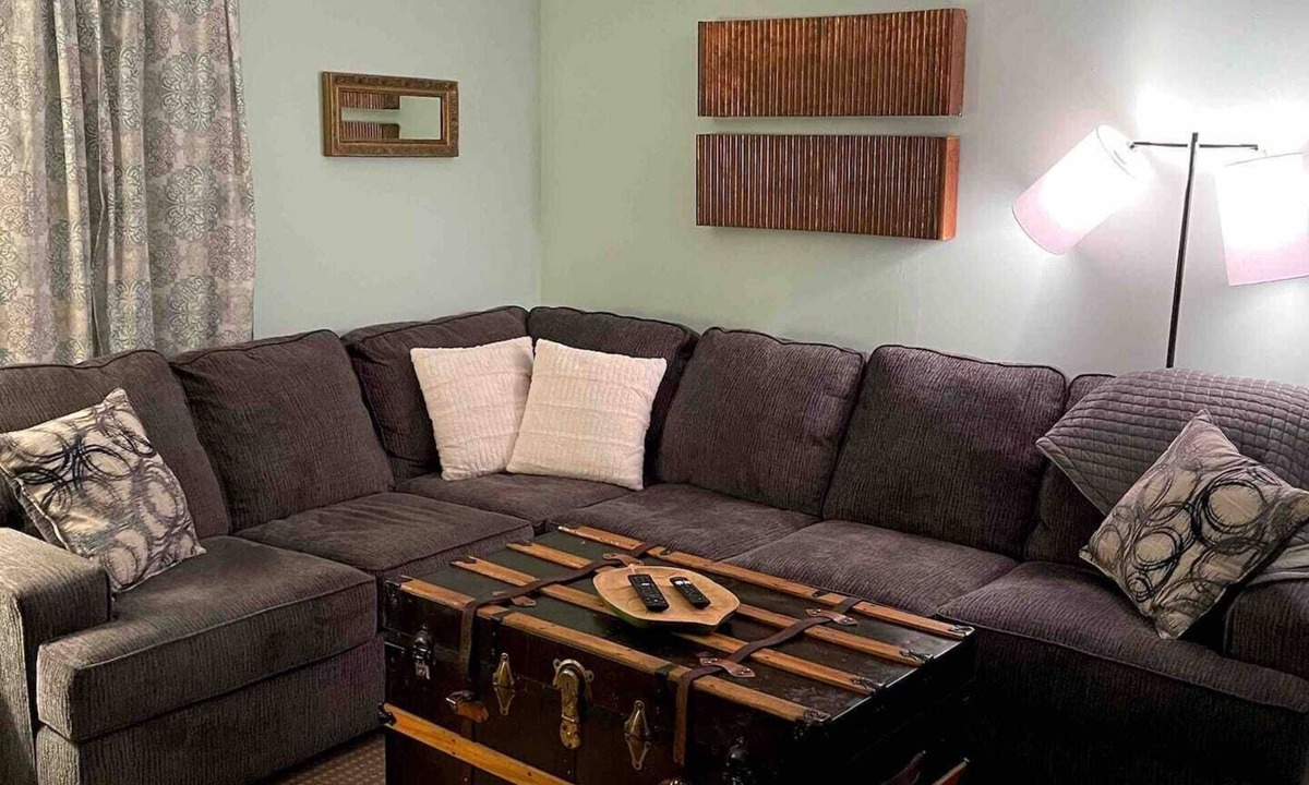 Charleston House | Country Comfy Right In Town New Remodel King/Queen