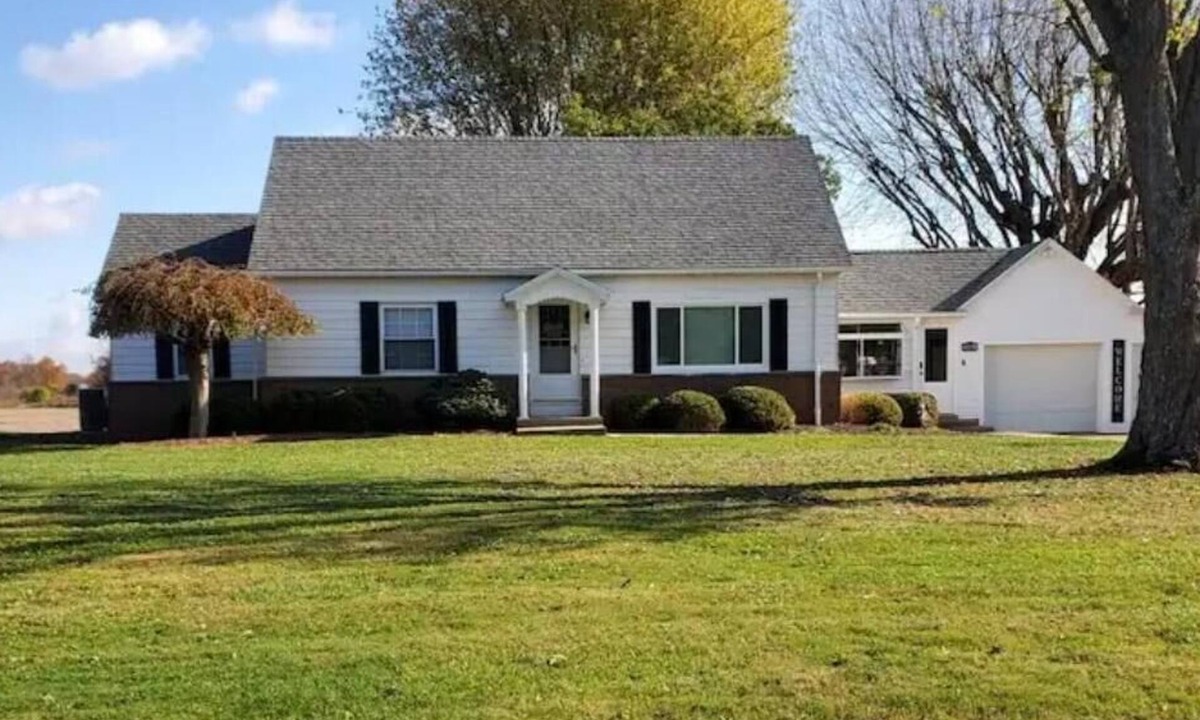 Beverly House | Country getaway - near Beverly, Ohio - close to Jesse Owen’s State Park