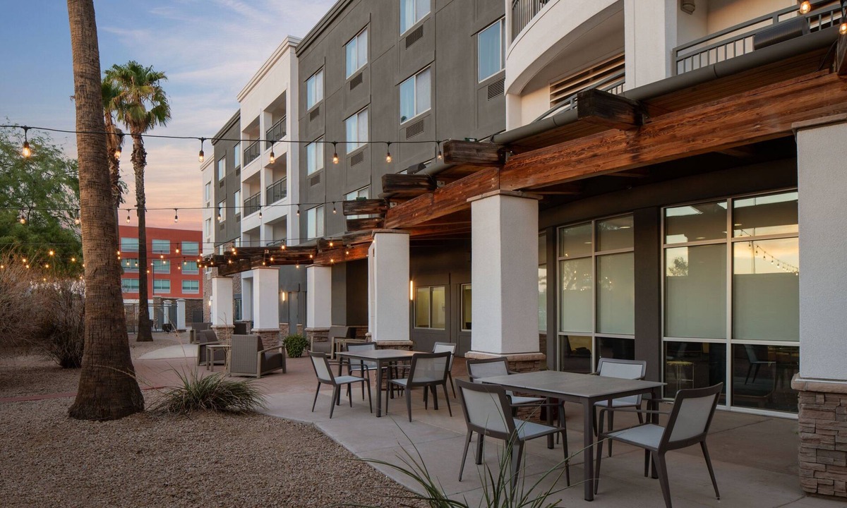 Maryvale Hotel | Courtyard by Marriott Phoenix West/Avondale