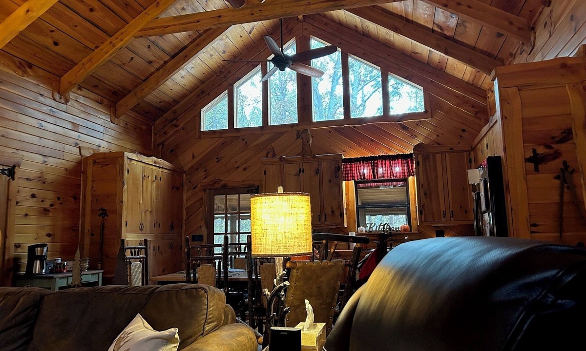 Mentone Cabin | Cozy 2-bedroom cabin nestled in the woods in serene Mentone