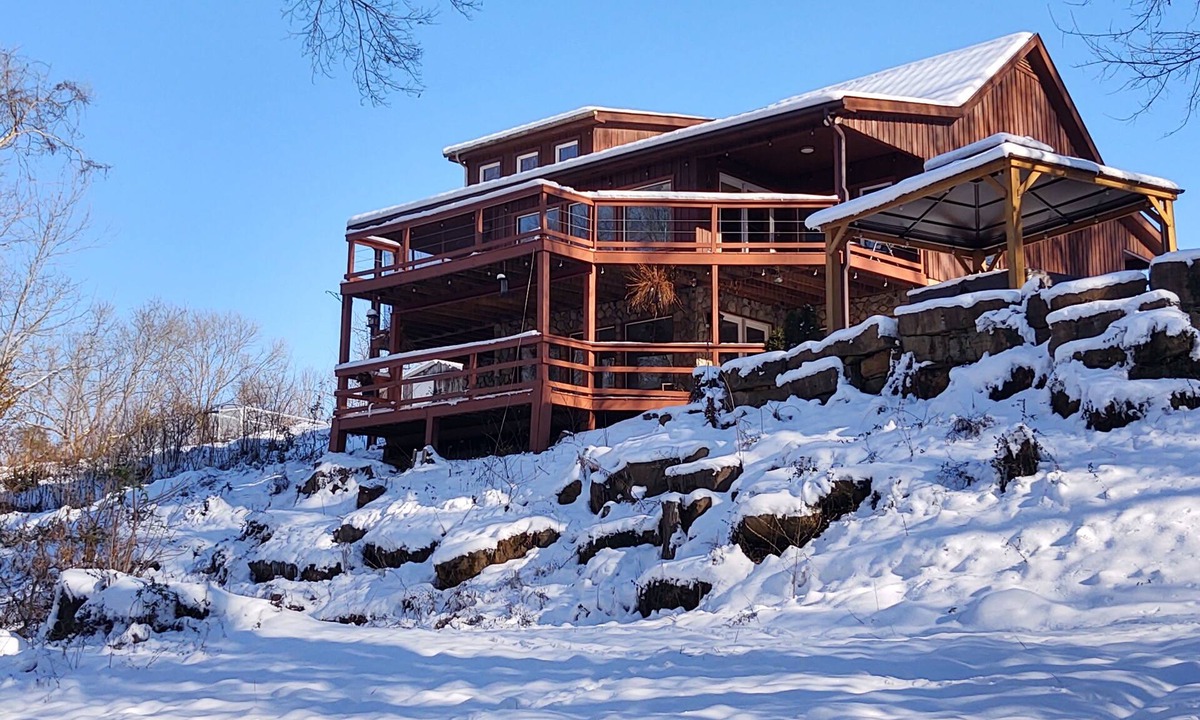 Clay City Cabin | Cozy 2-bedroom in Red River Gorge area,Hot Tub, Pilots Knob Hiking Trail 2 mile