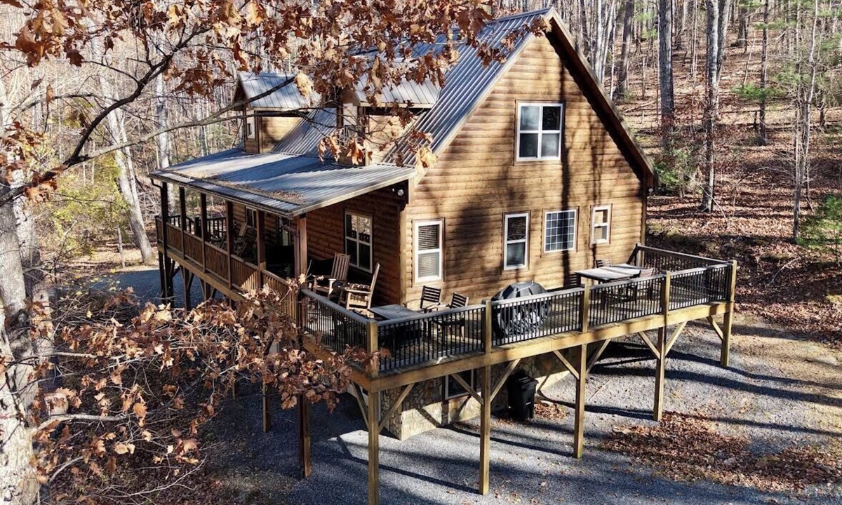 Fleetwood Cabin | Cozy 3-bedroom cabin with AC in charming Fleetwood, Dog Friendly
