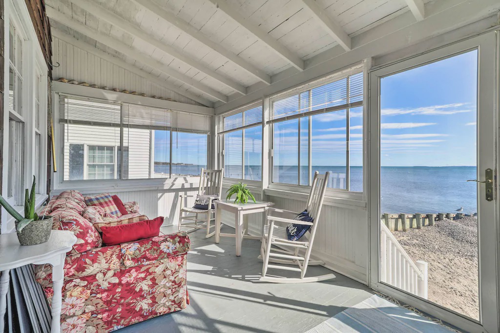Old Lyme House | Cozy Beach Front Cottage in Hawk's Nest