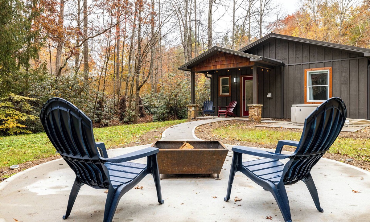 Brevard Cabin | Cozy Cabin Escape with Firepit in Brevard | Bear’s Place by AvantStay