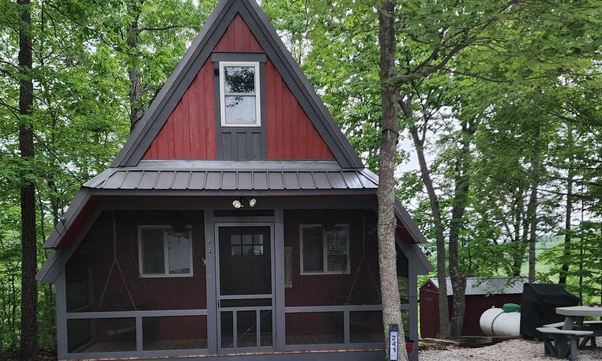 Wellington Cabin | Cozy cabin nestled in the woods with a beautiful view