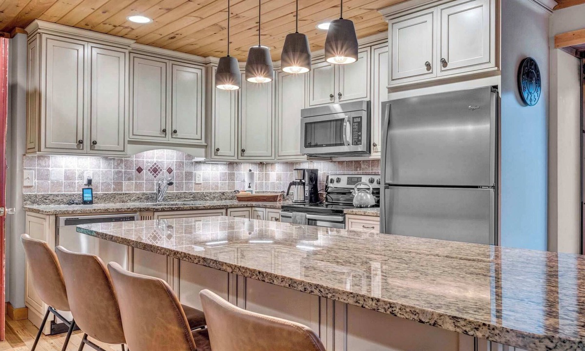 Sugar Mountain Condo | Cozy Condo on the Mountain