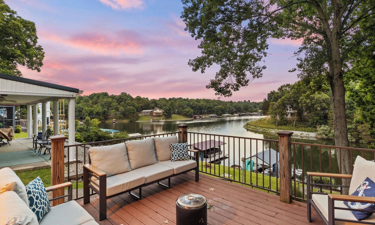 Williamstown House | Cozy Cottage: Hot Tub, Dock, Slip &Kayaks