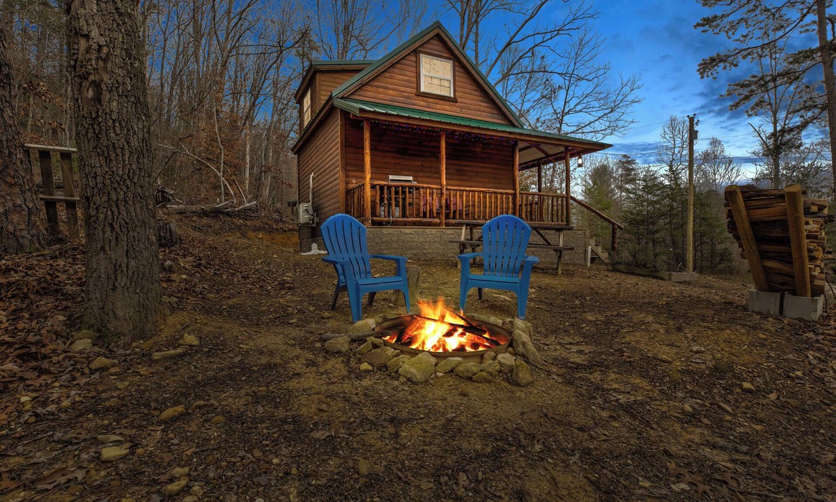 Stanton Cabin | Cozy Couples Cabin near Red River Gorge and Hollerwood
