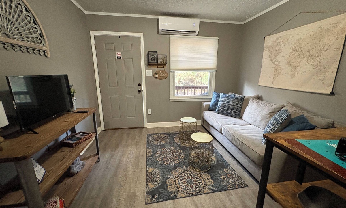 Fayetteville Apartment | Cozy Court Street #5