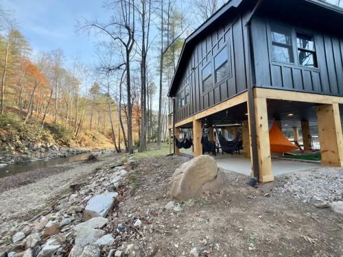 Butler House | Cozy Creekside cabin- 35m to Boone