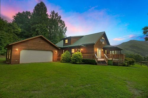 Butler House | Cozy Mountain Retreat with Scenic Views home
