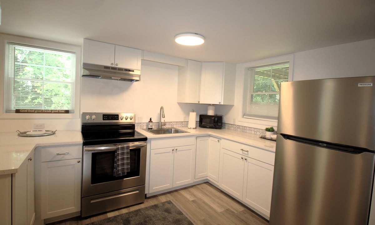 Marion House | Cozy newly remodeled lower level duplex in Marion! Conveniently located to town!