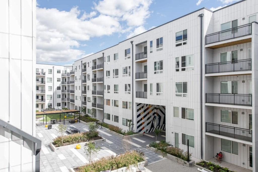 Central Business District Apartment | CozySuites at ArtCincy