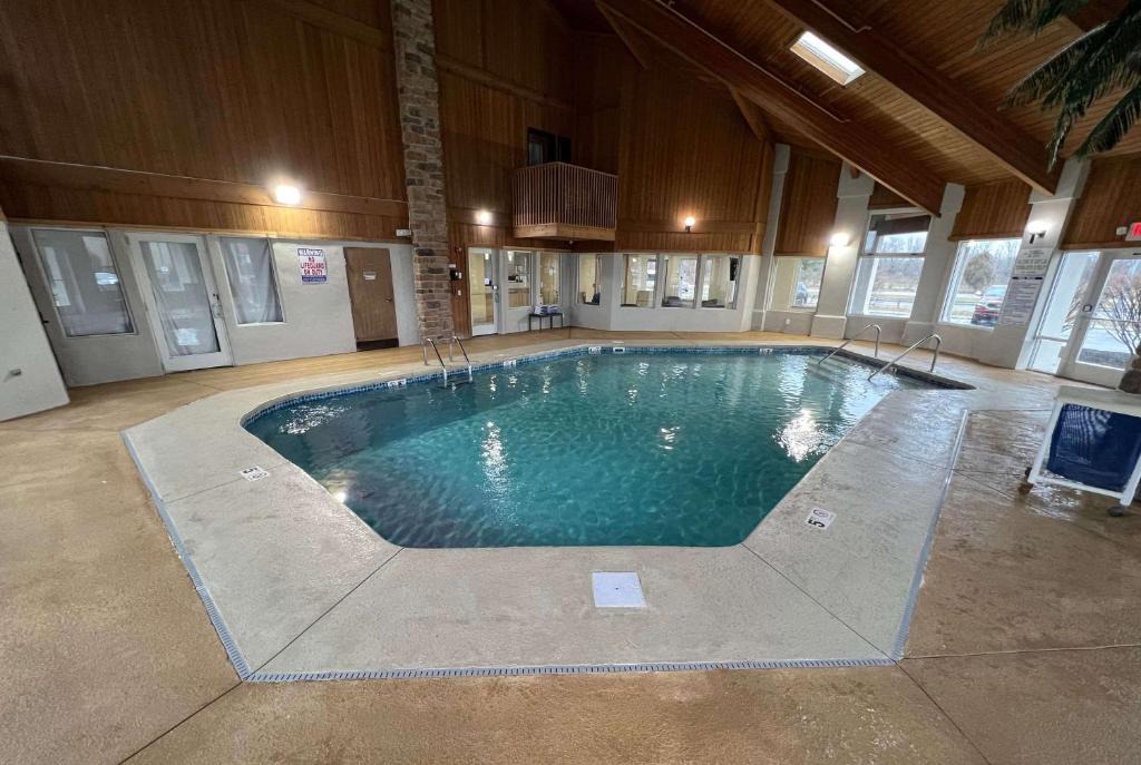 Batavia Hotel | Days Inn by Wyndham Batavia Ohio