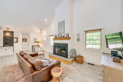 Hampton Bays House | Distinctive Hamptons Home w/Pool Near Bay, Ocean