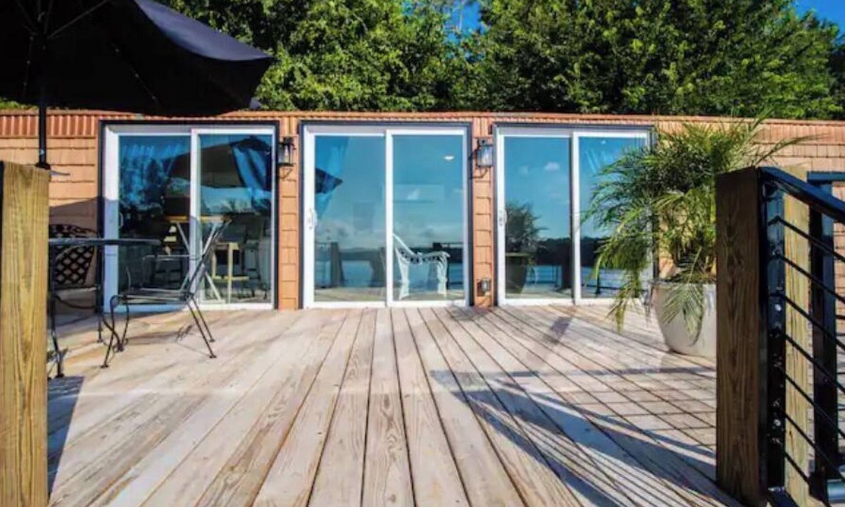 Dandridge House | Douglas Lake -LakeFRONT home w/Dock