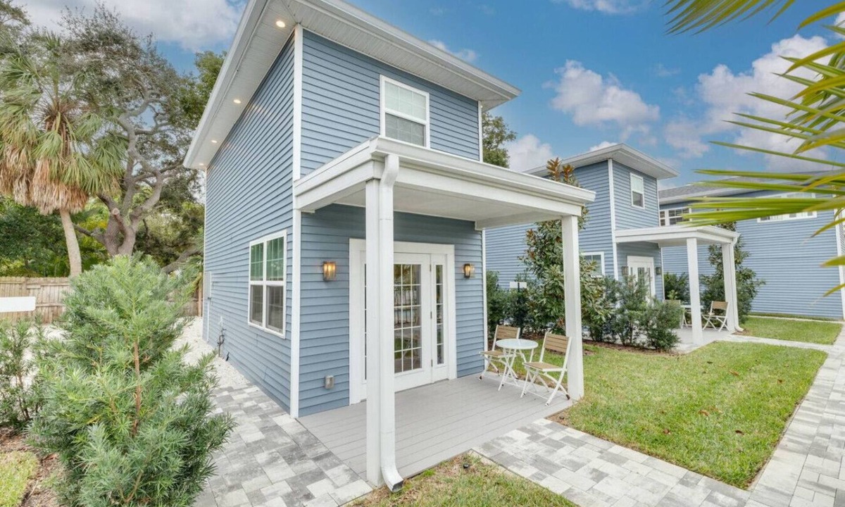Downtown Dunedin House | Downtown Dunedin Tiny Home + Pool | Shelly