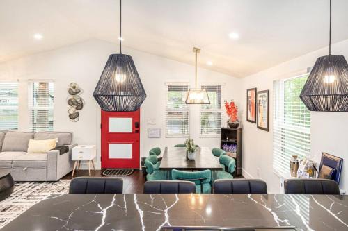 Garfield House | Downtown Phoenix Modern Retreat 2 Homes in 1