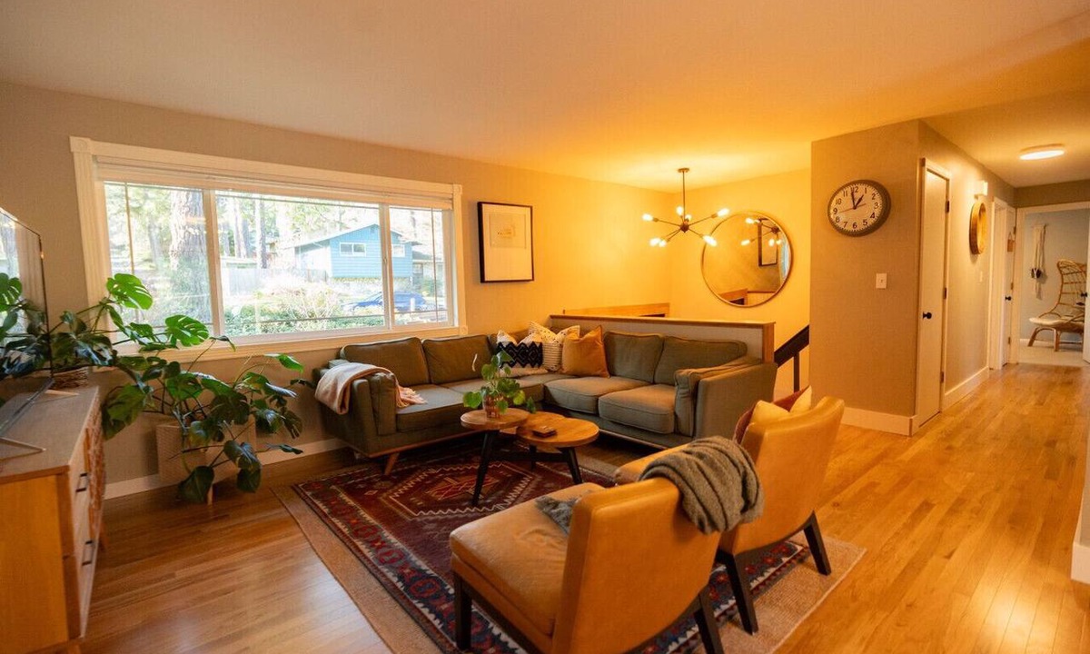 Fox Hollow House | Easy Eugene Stay w/Yard, Space & Private Primary