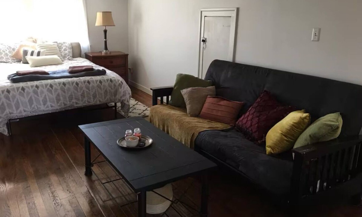 Lexington Apartment | ‘Edith’ Carriage House Getaway - Hamburg/I-75!