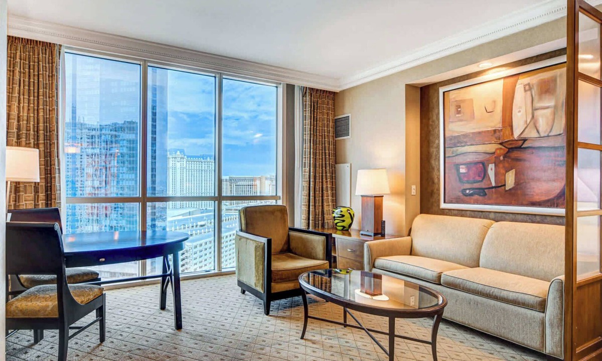 Las Vegas Apartment | Elegant MGM Studio Strip Views 19811