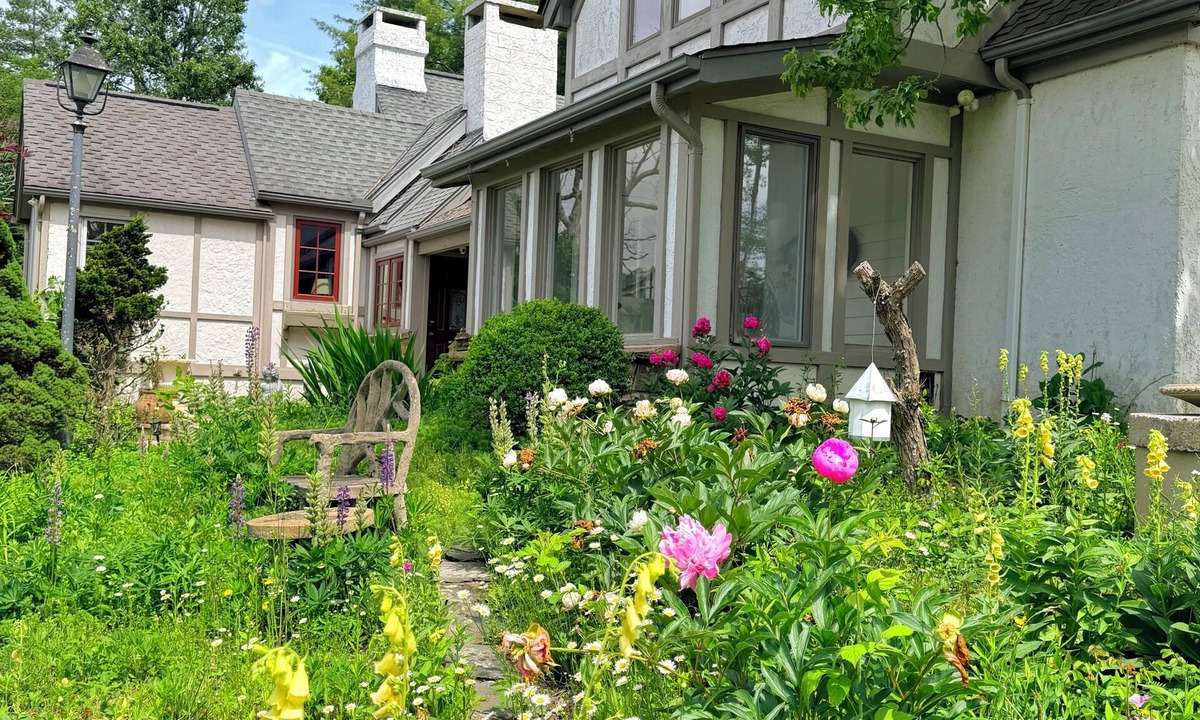 Banner Elk Cottage | Elegant Tudor Cottage: Farm Animals, Views, Vintage Decor