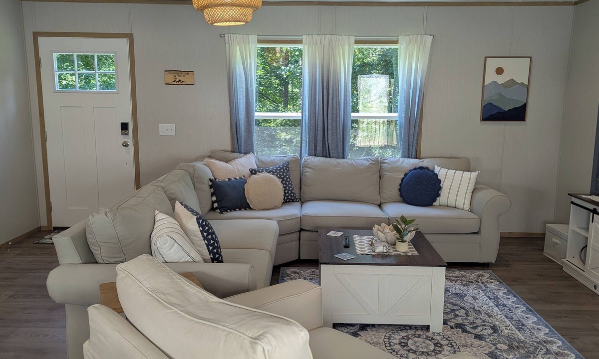 Elk Park House | Elk River Getaway - Ski, river, golf cart, privacy