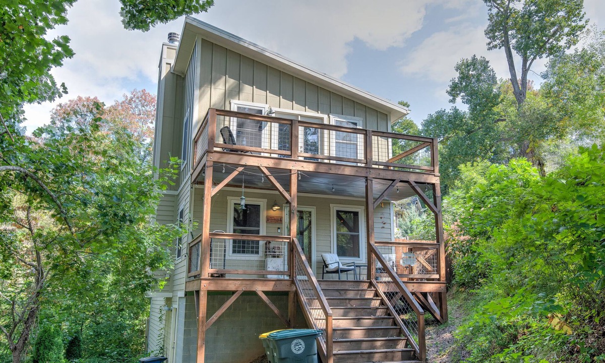 Woodfin House | Entire Home in peaceful location near river and downtown