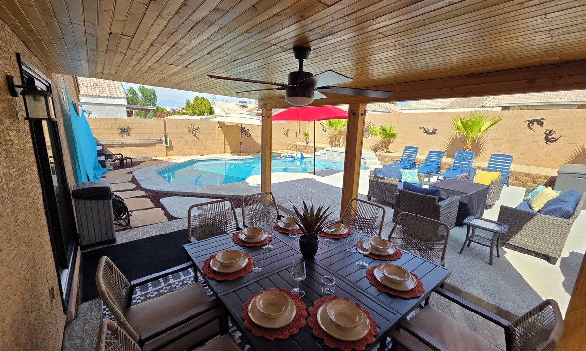 Suncliff House | *Everything NEW* FREE Heated Pool* Luxury Oasis*