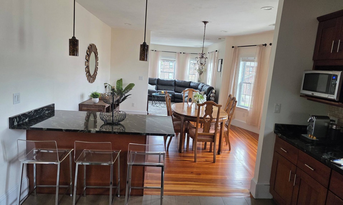 Braintree Condo | Excellent 4-bedroom condo with AC in tranquil Braintree