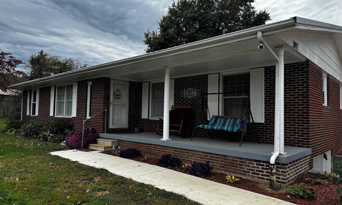 Dover House | Experience Peace, Relaxation and Comfort in Kentucky with a touch of KENYA!