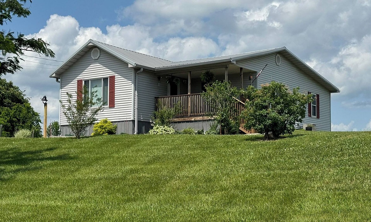Corinth House | Families Welcome! Corinth Escape w/Lake Views