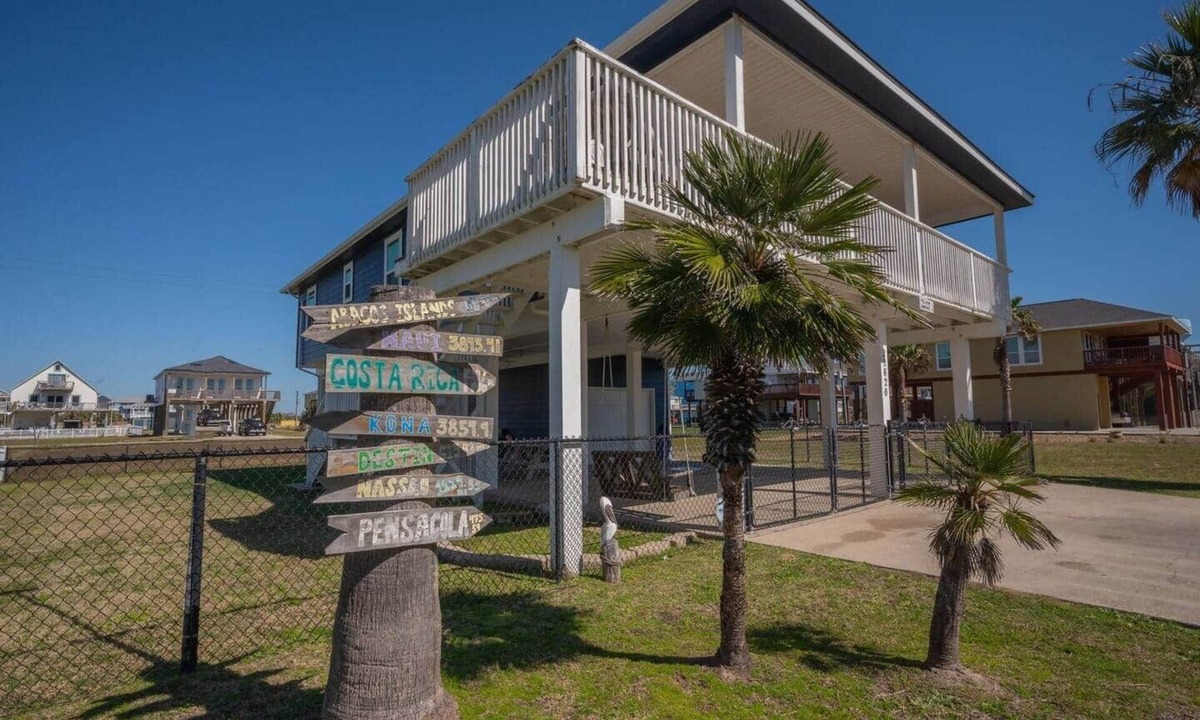 Terramar Beach House | Family Beach Retreat, Walk to Beach and Bay, 4 BR